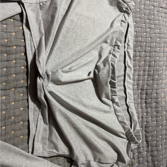 SHEIN Cropped off shoulder sweatshirt (XXL) - Picture 3 of 6